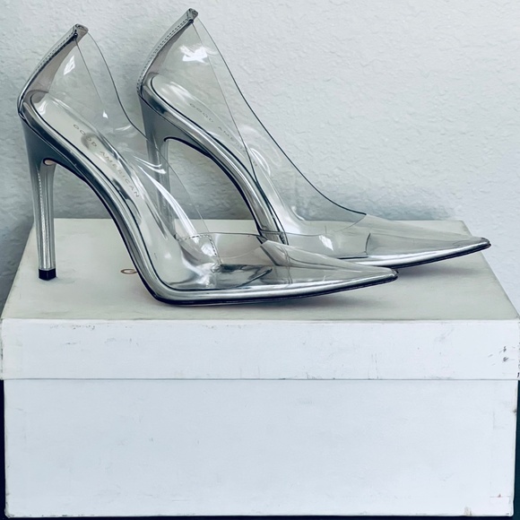 Good American Cinderella Clear Pump in Glass002 - Picture 5 of 6